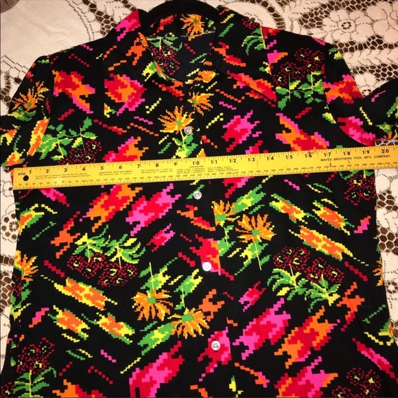 Vintage Retro 1970s Funky Neon Blouse, Size L - Picture 8 of 9